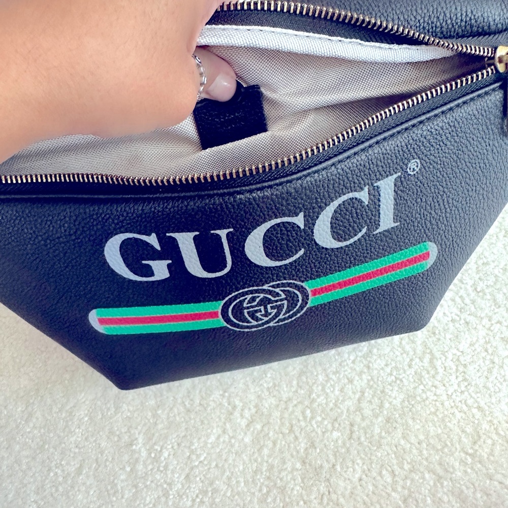 Authentic new gucci bumbag ..large size black